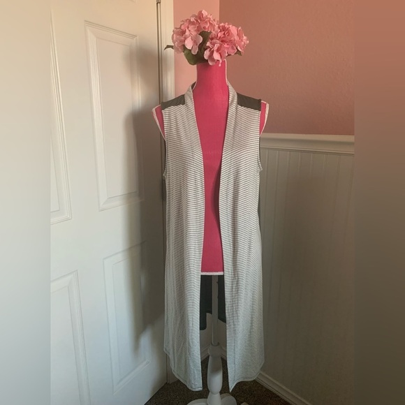 Halston Sleeveless Duster - Picture 1 of 7